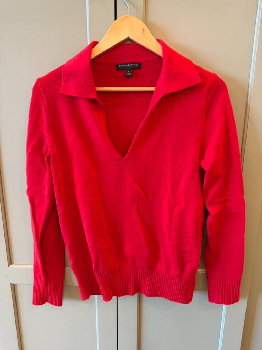 Banana Republic Red Collared V Neck Sweater Women’s Small
